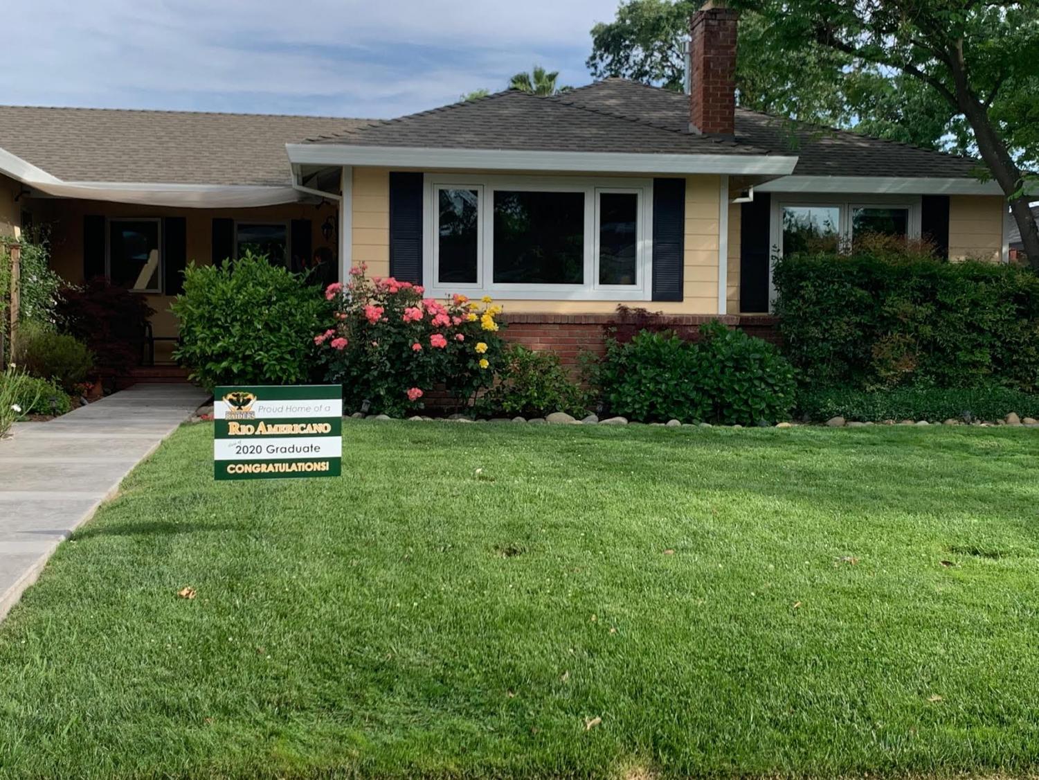 Class of COVID-19 Receive Yard Signs