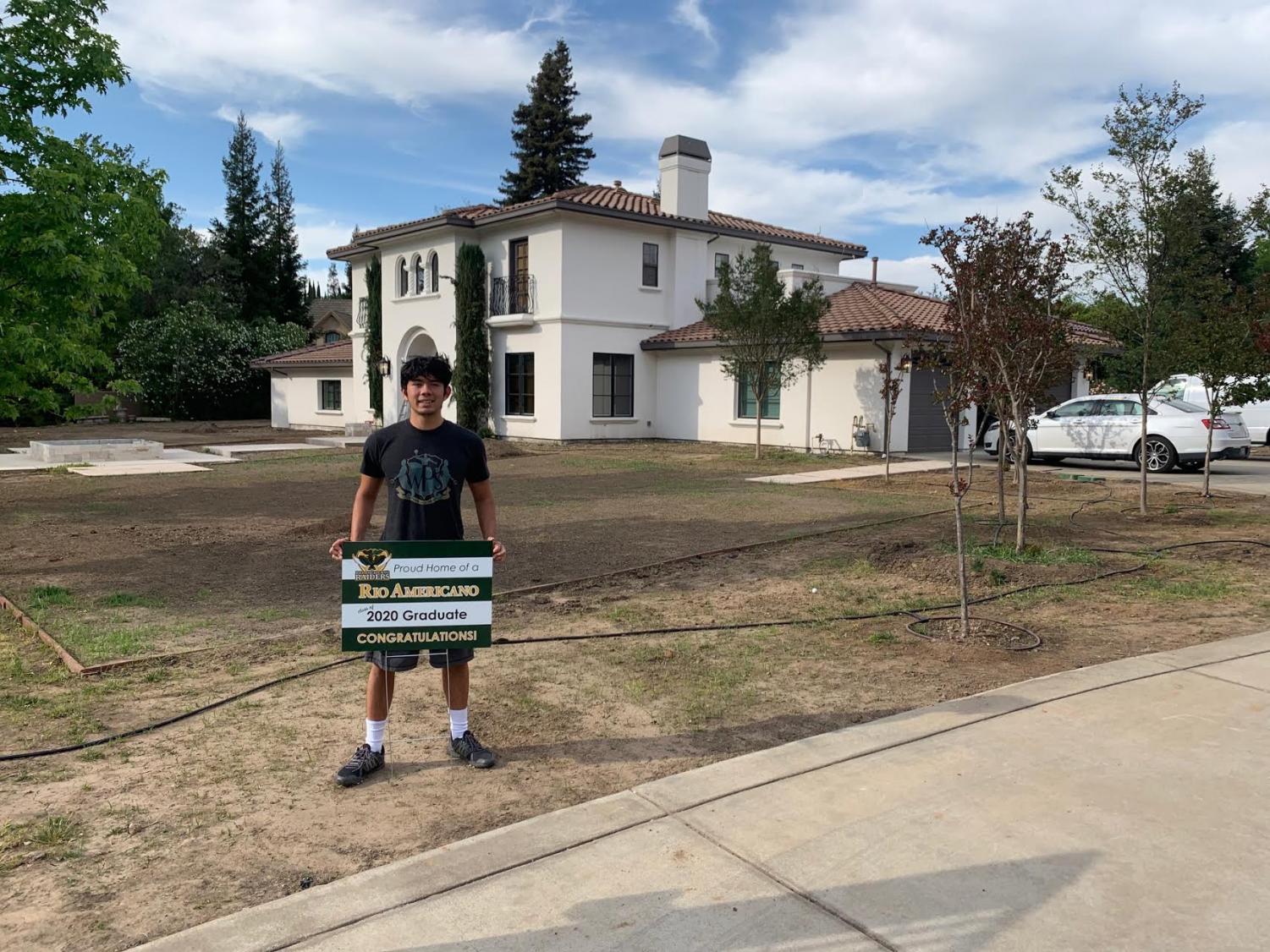 Class of COVID-19 Receive Yard Signs