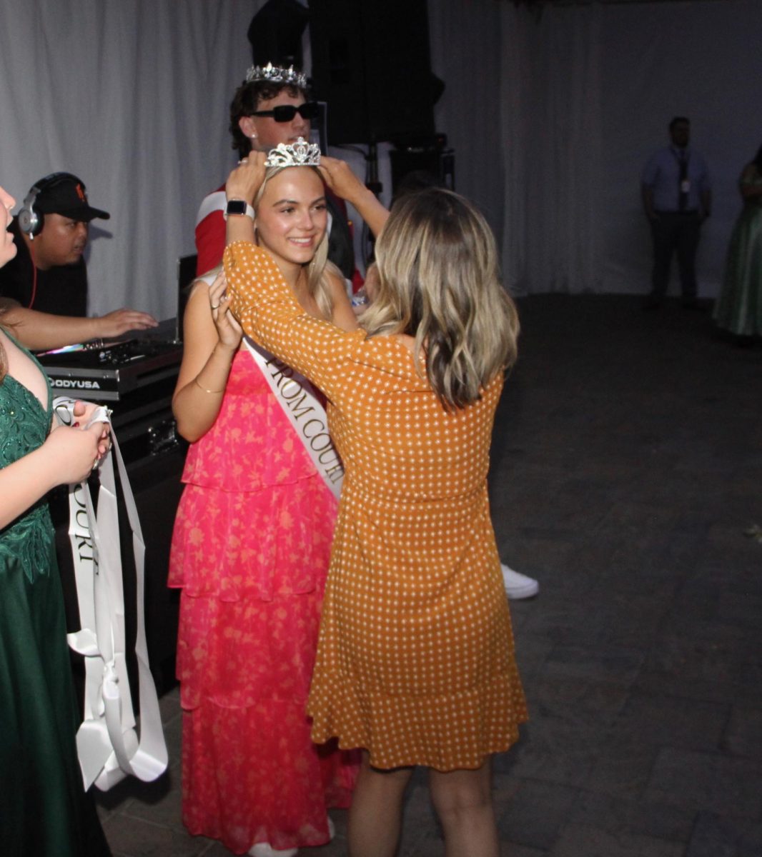 Rio Americano High School junior prom at Haggin Oaks Country Club, April 20, 2024.