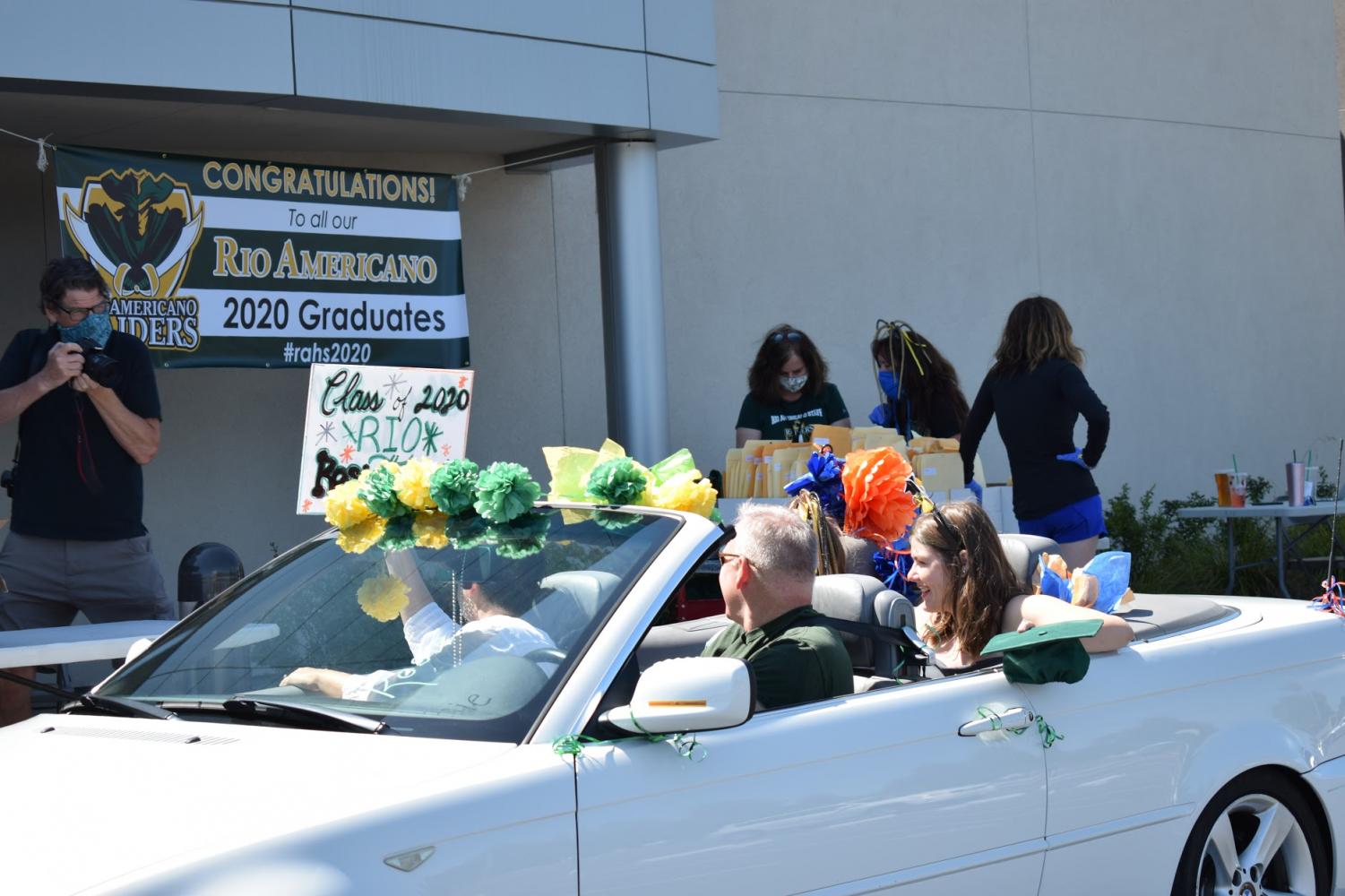 Senior Award/Cap and Gown Pickup