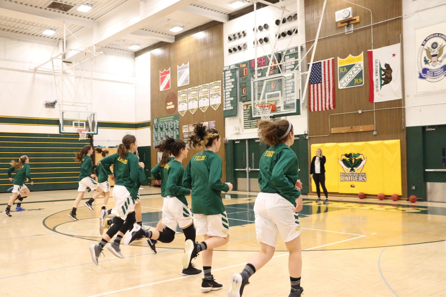 Womens Basketball Looks to Impress