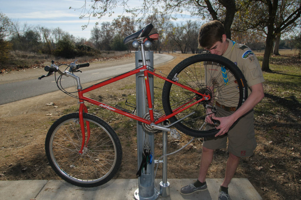 Scout Builds Bike Repair Station